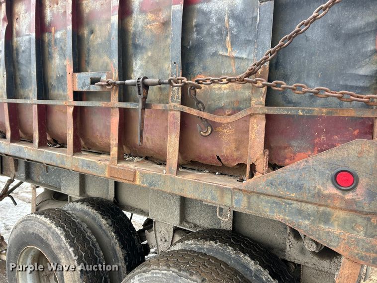 image for item ET6938 1964 UMFG end dump trailer