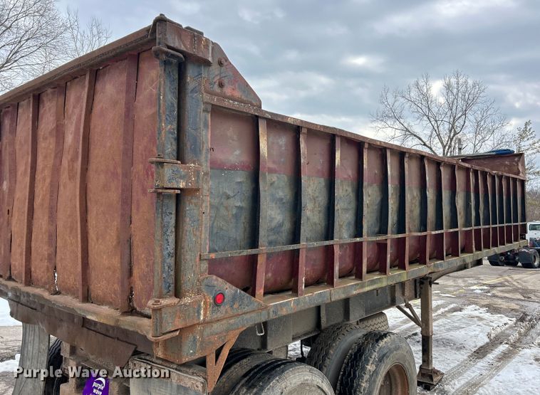 image for item ET6938 1964 UMFG end dump trailer