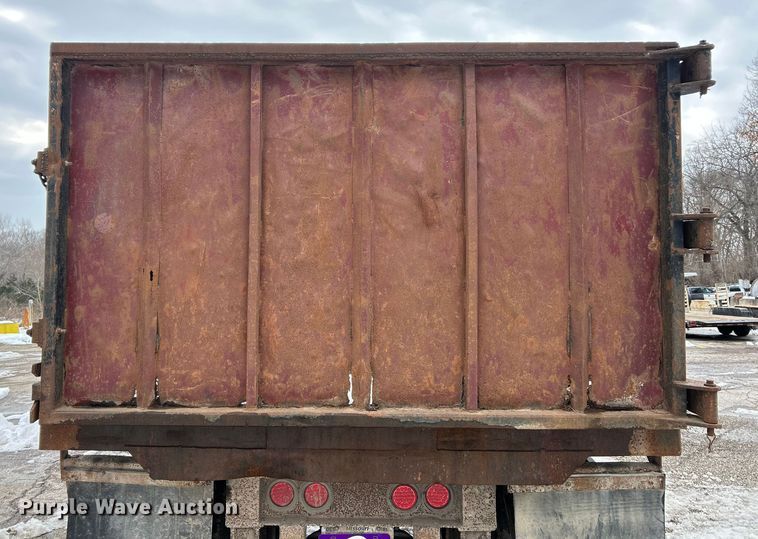 image for item ET6938 1964 UMFG end dump trailer