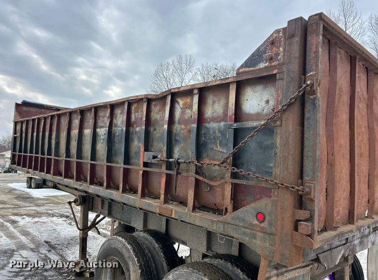 image for item ET6938 1964 UMFG end dump trailer