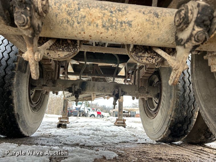 image for item ET6938 1964 UMFG end dump trailer