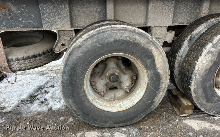 image for item ET6938 1964 UMFG end dump trailer