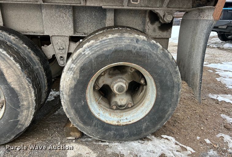 image for item ET6938 1964 UMFG end dump trailer