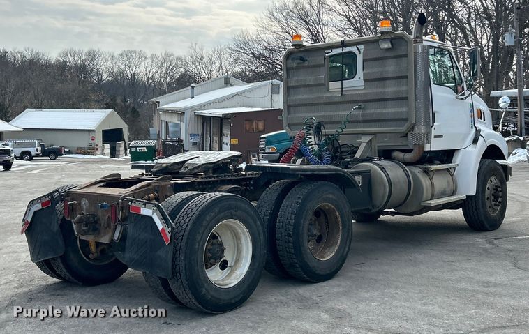 image for item ET6941 2000 Sterling L9500 semi truck