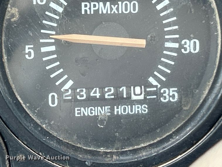 image for item ET6941 2000 Sterling L9500 semi truck