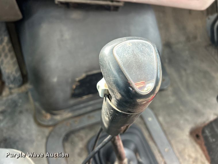 image for item ET6941 2000 Sterling L9500 semi truck