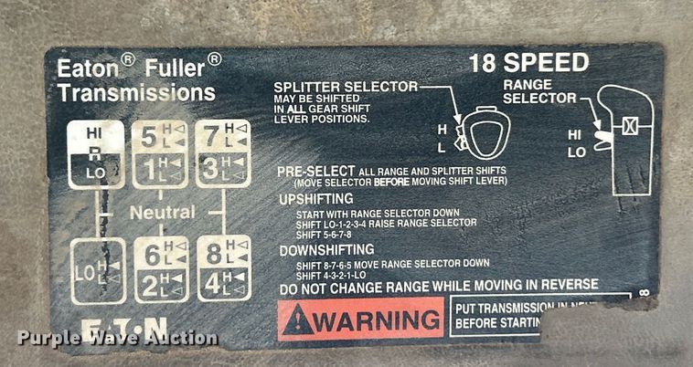 image for item ET6941 2000 Sterling L9500 semi truck