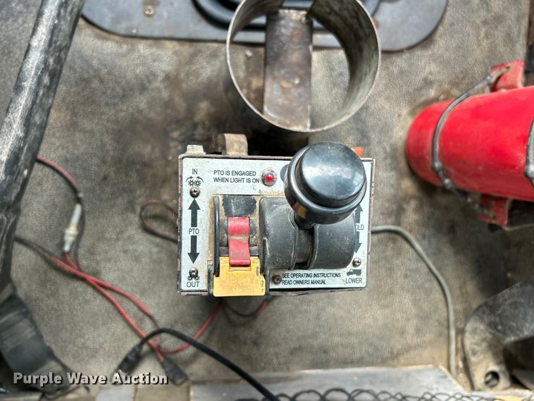 image for item ET6941 2000 Sterling L9500 semi truck