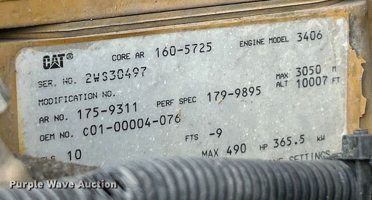 image for item ET6941 2000 Sterling L9500 semi truck