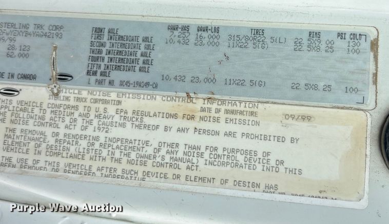 image for item ET6941 2000 Sterling L9500 semi truck