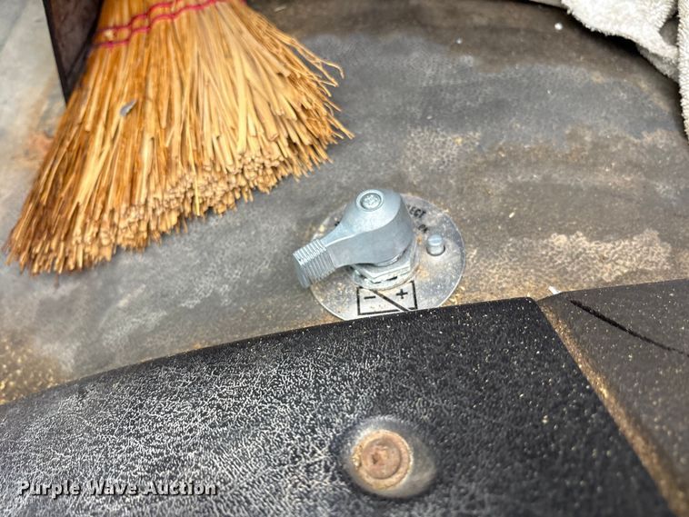 image for item ET7484 2007 Freightliner Business Class M2 box truck