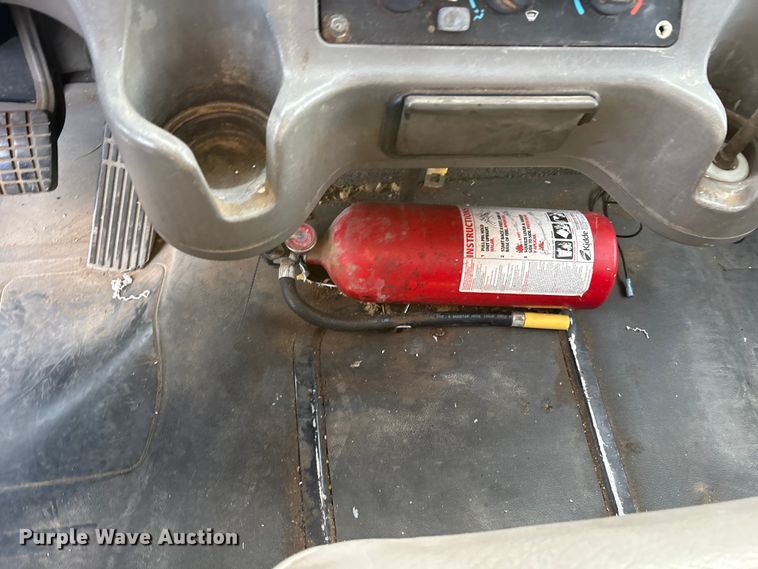 image for item ET7484 2007 Freightliner Business Class M2 box truck