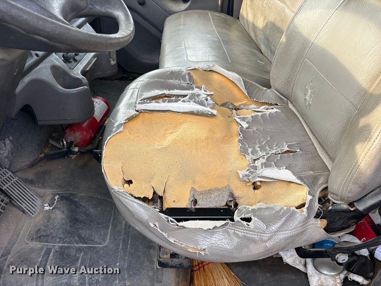 image for item ET7484 2007 Freightliner Business Class M2 box truck