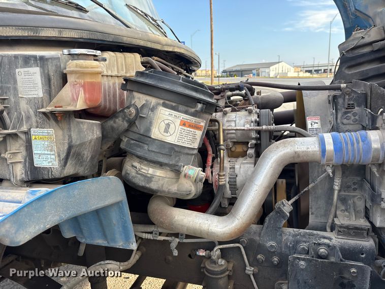 image for item ET7484 2007 Freightliner Business Class M2 box truck