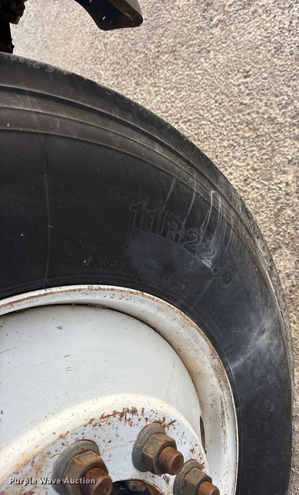 image for item ET7484 2007 Freightliner Business Class M2 box truck