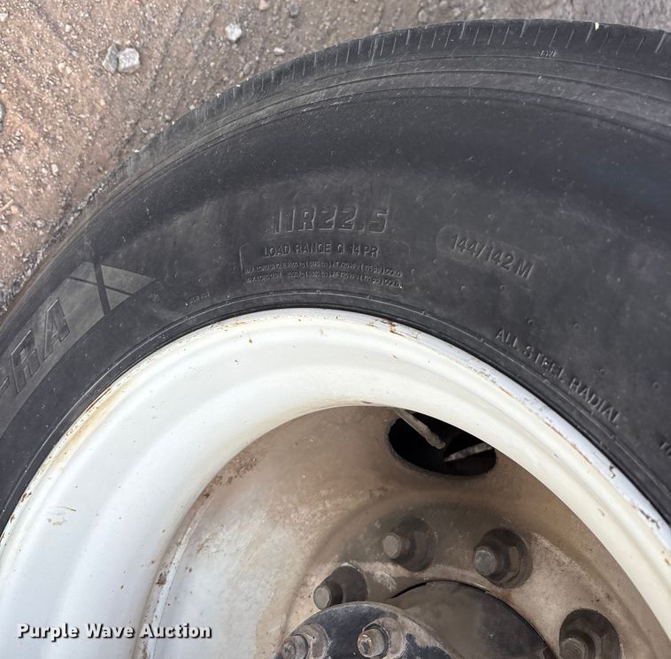 image for item ET7484 2007 Freightliner Business Class M2 box truck