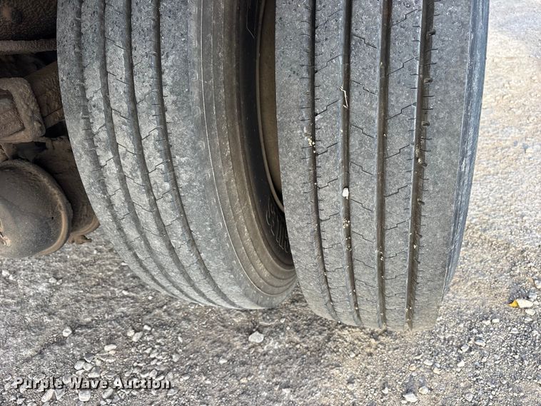 image for item ET7484 2007 Freightliner Business Class M2 box truck