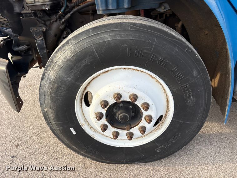 image for item ET7484 2007 Freightliner Business Class M2 box truck