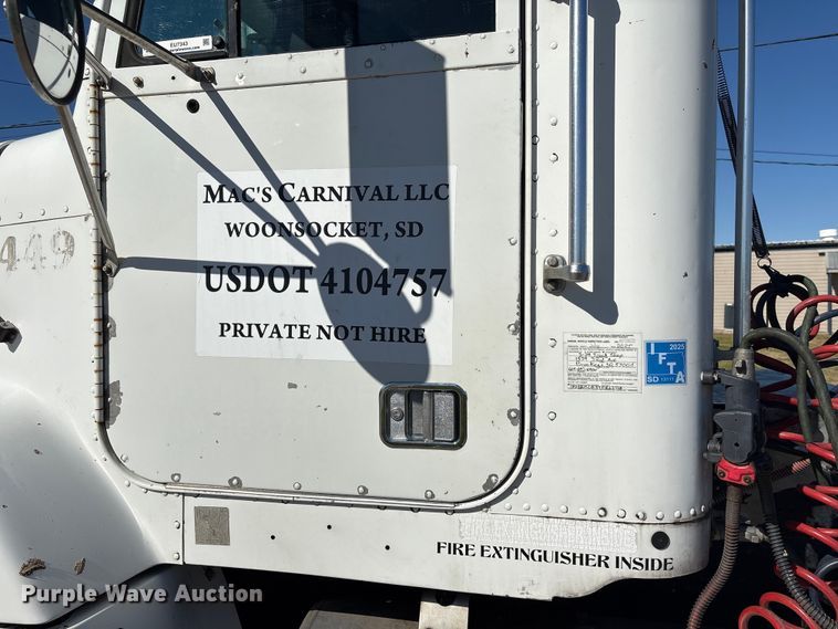 image for item EU7343 1996 Freightliner FLD112 semi truck