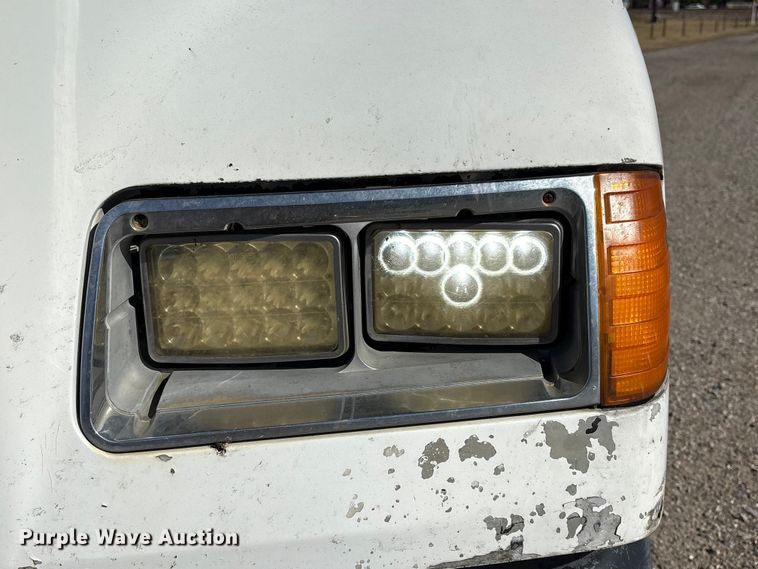 image for item EU7343 1996 Freightliner FLD112 semi truck