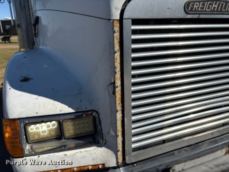 image for item EU7343 1996 Freightliner FLD112 semi truck