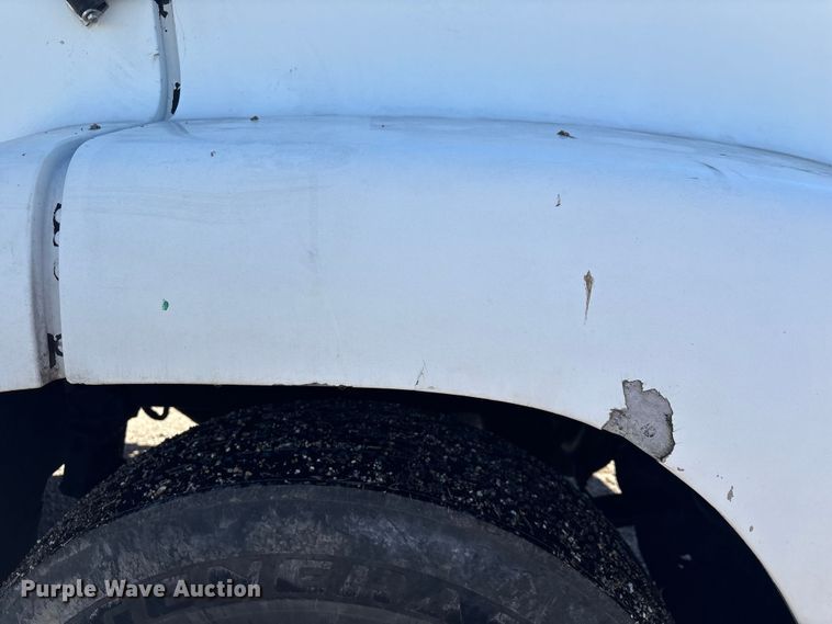 image for item EU7343 1996 Freightliner FLD112 semi truck