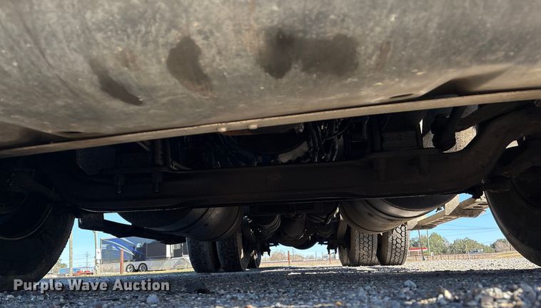 image for item EU7343 1996 Freightliner FLD112 semi truck