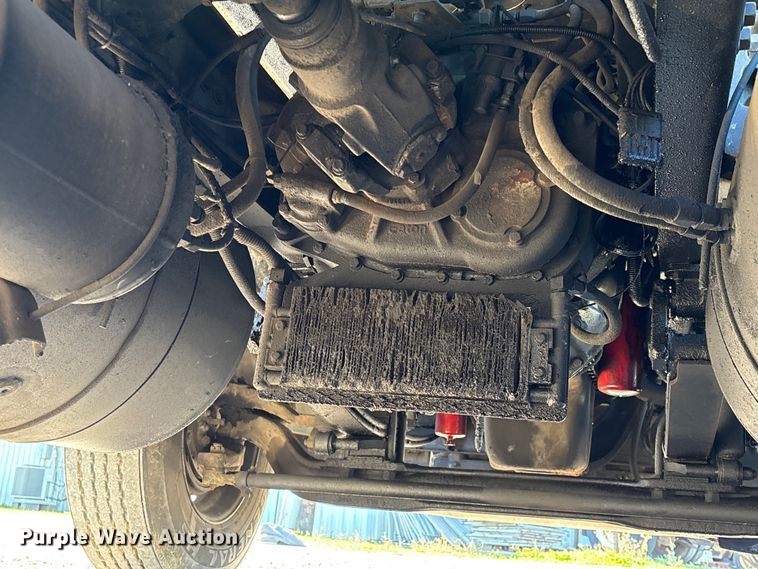 image for item EU7343 1996 Freightliner FLD112 semi truck