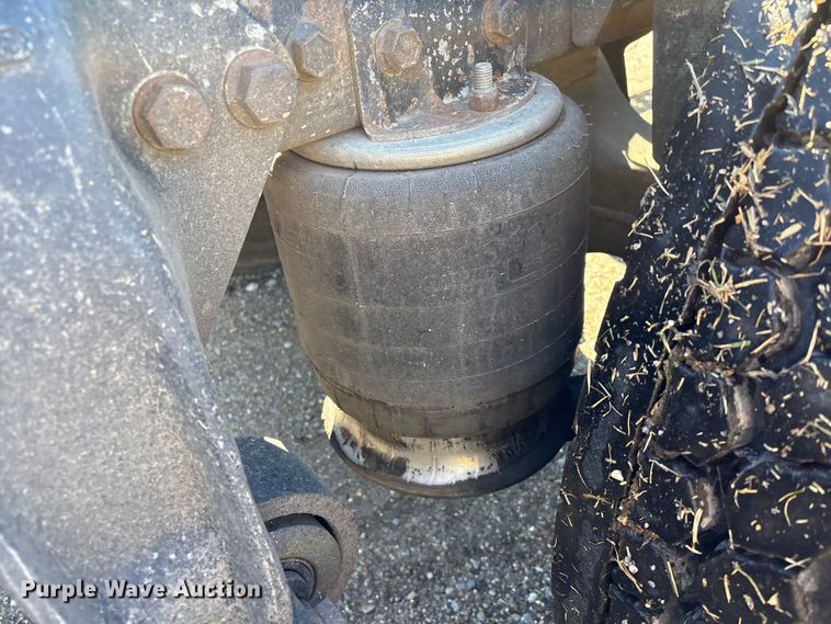 image for item EU7343 1996 Freightliner FLD112 semi truck