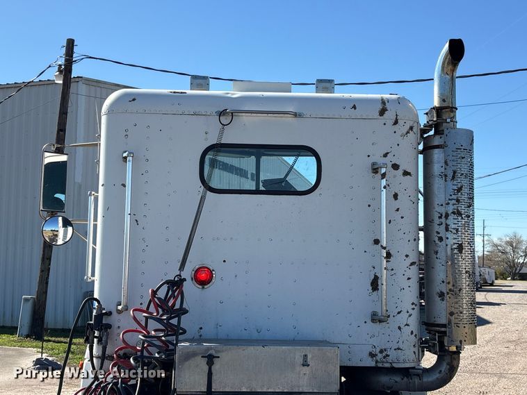 image for item EU7343 1996 Freightliner FLD112 semi truck