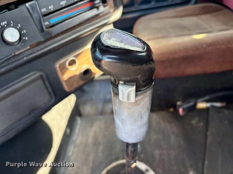 image for item EU7343 1996 Freightliner FLD112 semi truck