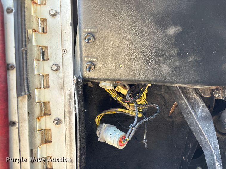 image for item EU7343 1996 Freightliner FLD112 semi truck