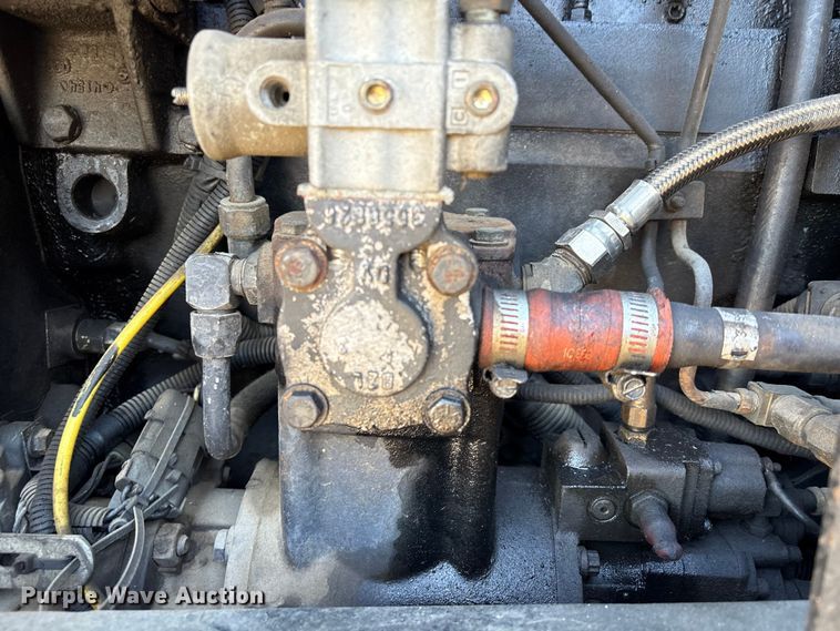 image for item EU7343 1996 Freightliner FLD112 semi truck