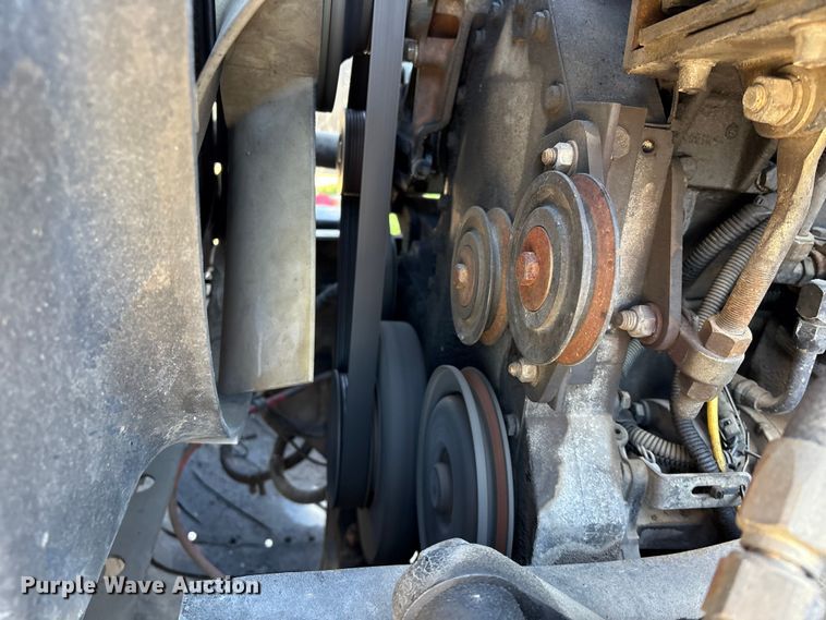 image for item EU7343 1996 Freightliner FLD112 semi truck