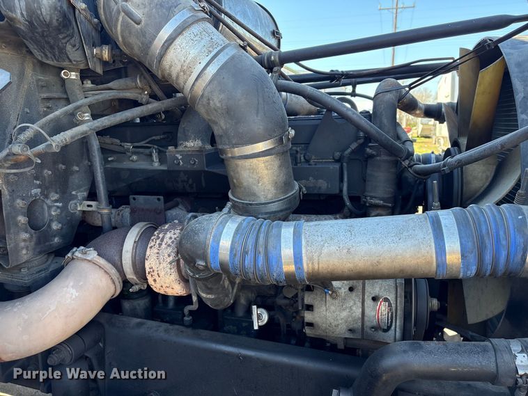 image for item EU7343 1996 Freightliner FLD112 semi truck