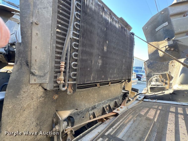 image for item EU7343 1996 Freightliner FLD112 semi truck