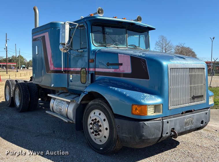 image for item EU7344 1995 International 9200 semi truck