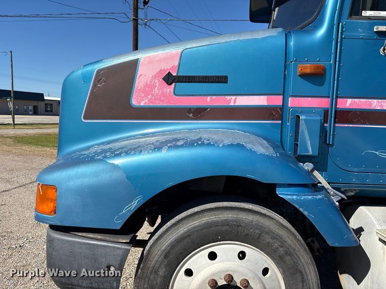 image for item EU7344 1995 International 9200 semi truck