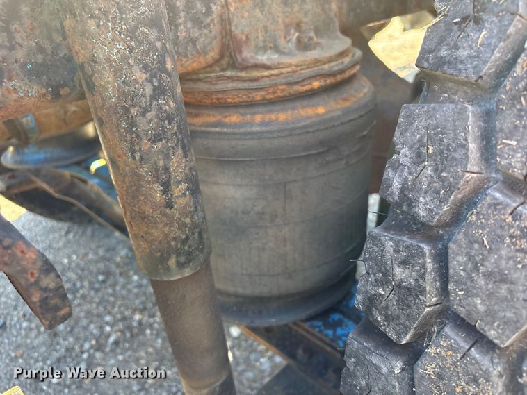 image for item EU7344 1995 International 9200 semi truck