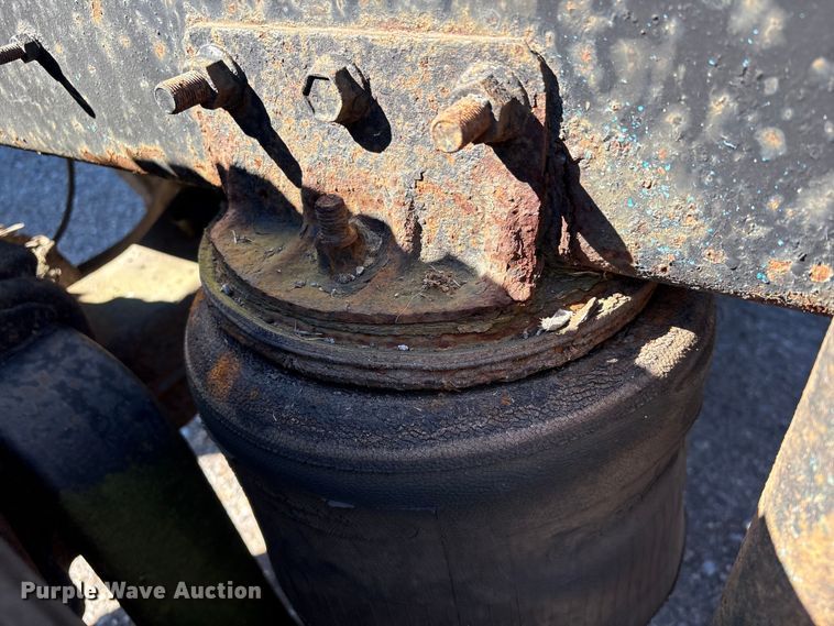 image for item EU7344 1995 International 9200 semi truck