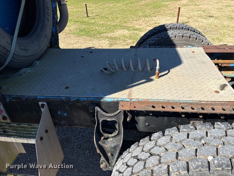 image for item EU7344 1995 International 9200 semi truck