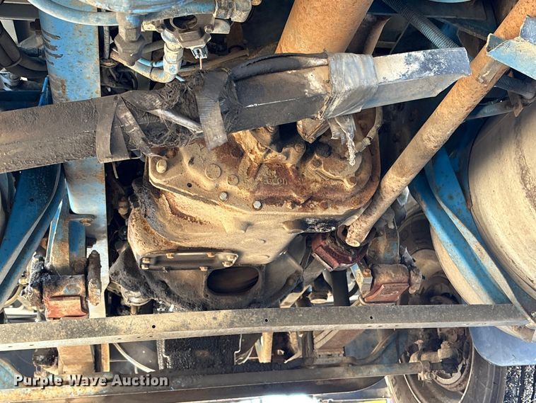 image for item EU7344 1995 International 9200 semi truck