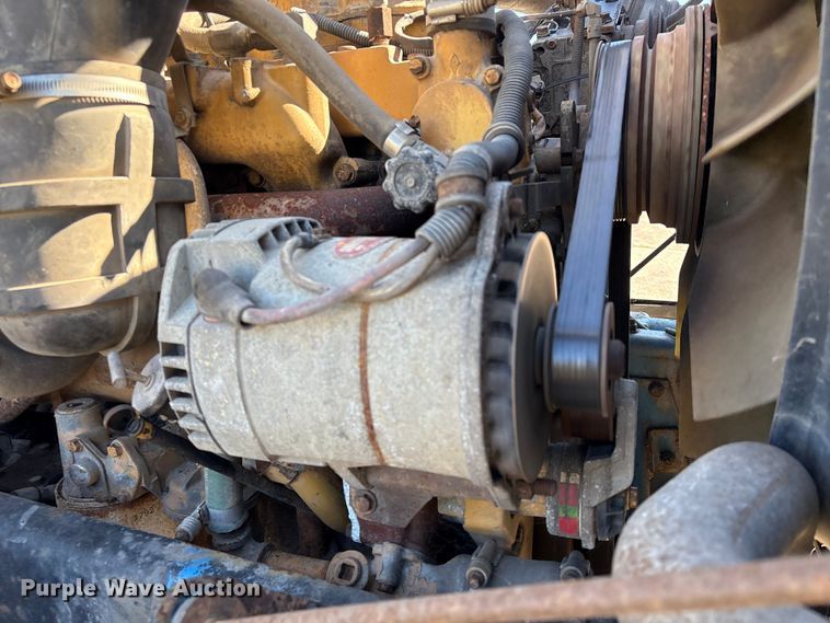 image for item EU7344 1995 International 9200 semi truck