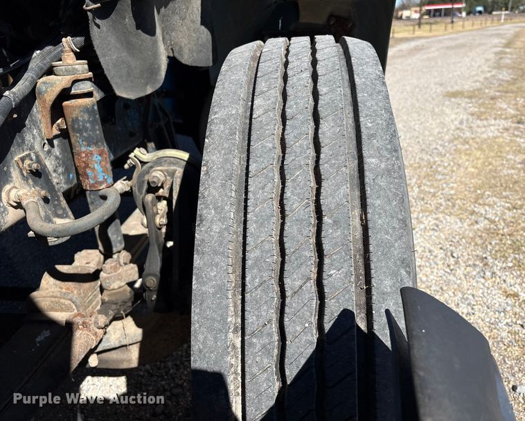 image for item EU7344 1995 International 9200 semi truck