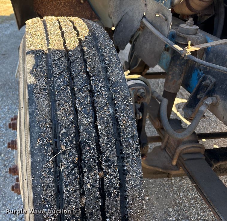 image for item EU7344 1995 International 9200 semi truck