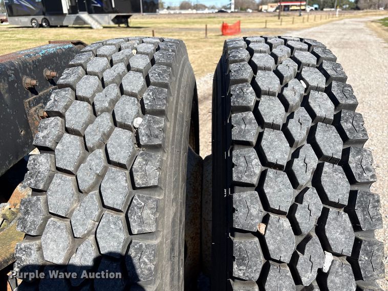 image for item EU7344 1995 International 9200 semi truck