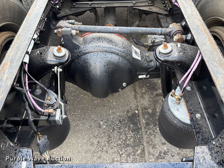 image for item EU7357 2016 Kenworth T800 semi truck