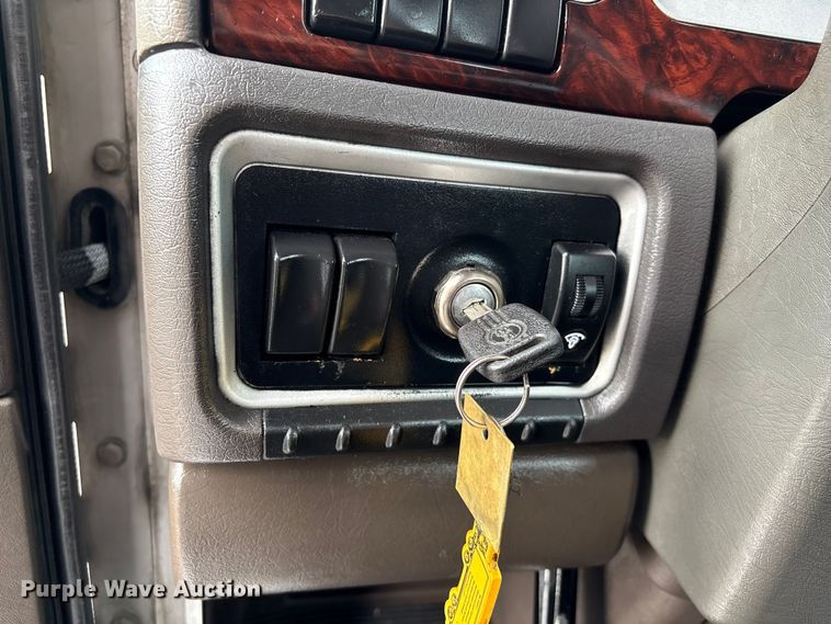 image for item EU7357 2016 Kenworth T800 semi truck