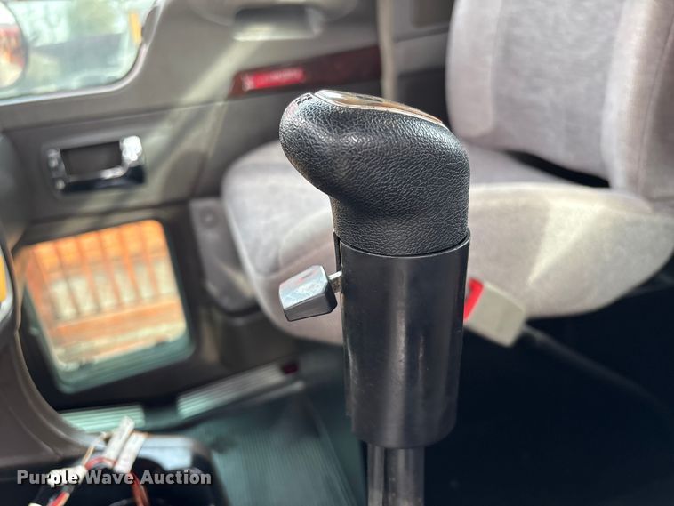 image for item EU7357 2016 Kenworth T800 semi truck