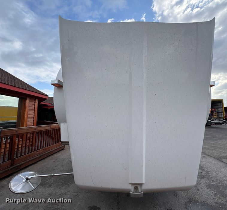 image for item EU7357 2016 Kenworth T800 semi truck